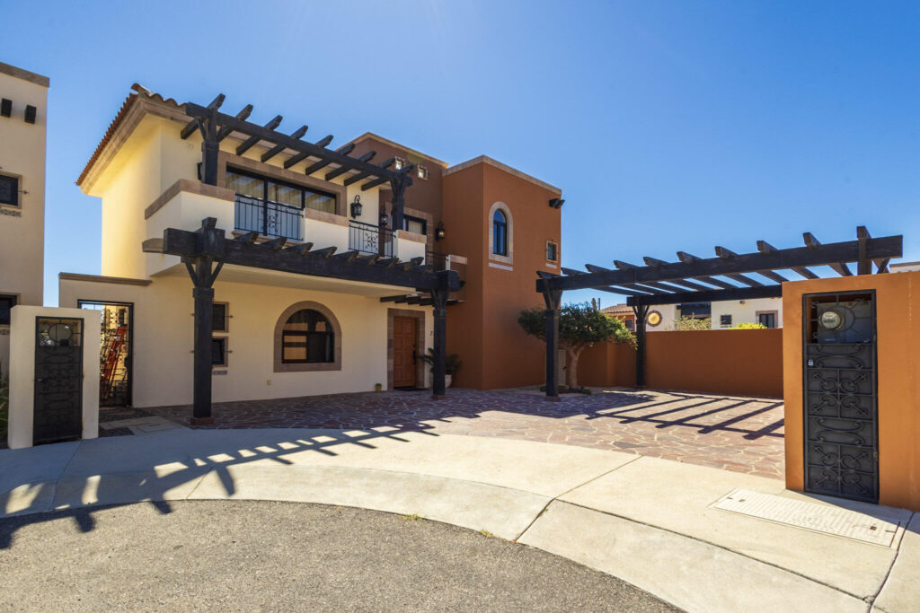 Quivira Copala Perched atop the hills of Quivira Los Cabos, Villa 43 is a stunning custom residence blending luxury, privacy, and sweeping Pacific Ocean and golf course – 73 Via del cobre, Pacific, BS