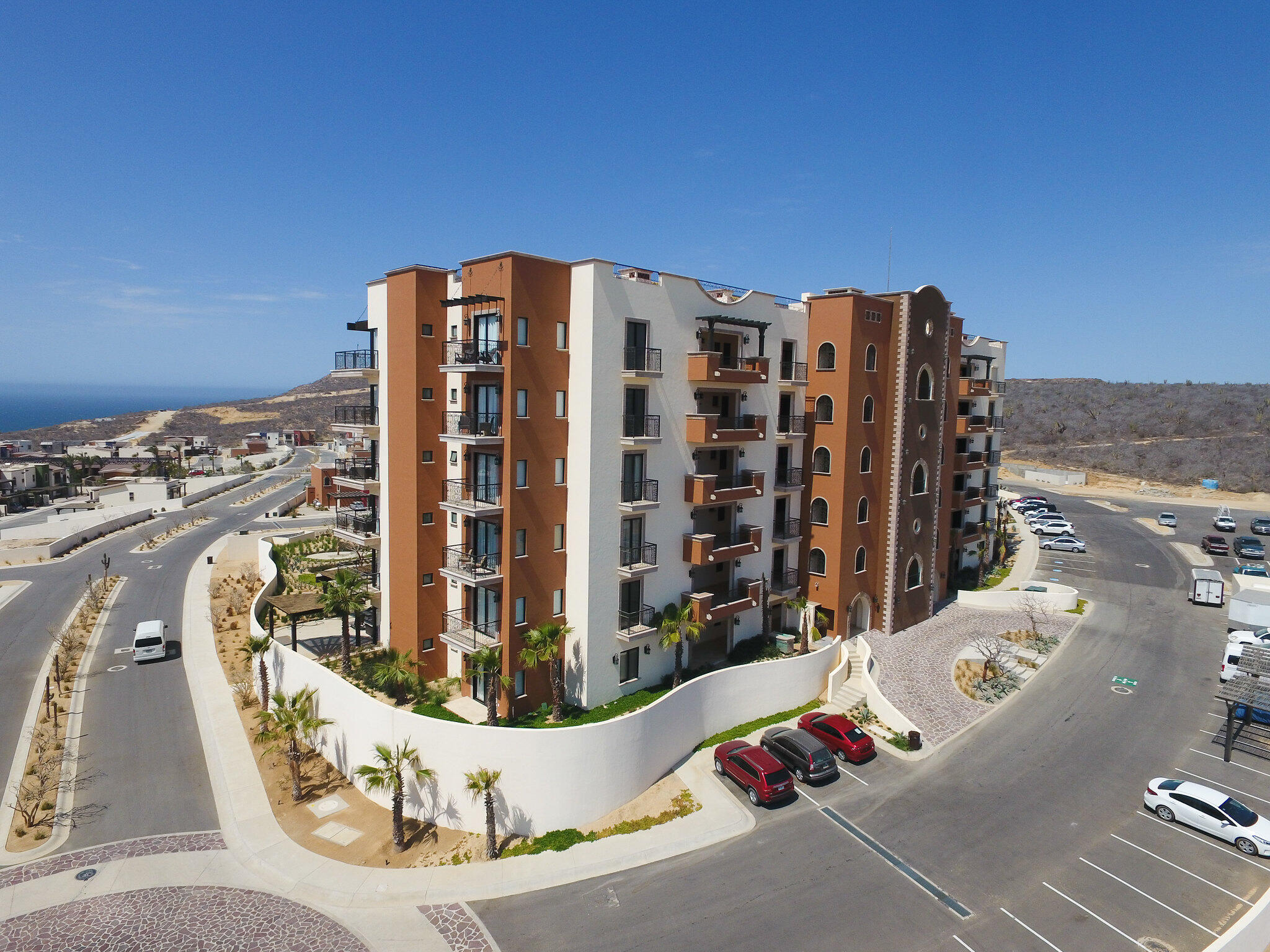 Quivira Copala This beautifully designed condominium at Copala offers an exceptional layout that blends tranquility, sophistication, and functionality. Located on the ground floor of Tower 3, this 3-bedroom, 2.5-bath residence is ideal for full-time living, a second home, or hosting visiting family and friends. Two bedrooms open directly to the garden, just steps from a nearby swimming pool. The condo features an expansive open terrace, perfect for outdoor dining and lounge areas, enhancing seamless indoor-outdoor living. Owners enjoy exclusive access to the Copala Club House with movie theater, gym, deli, swimming pool, and infinity- – Via Ferrea, Pacific, BS